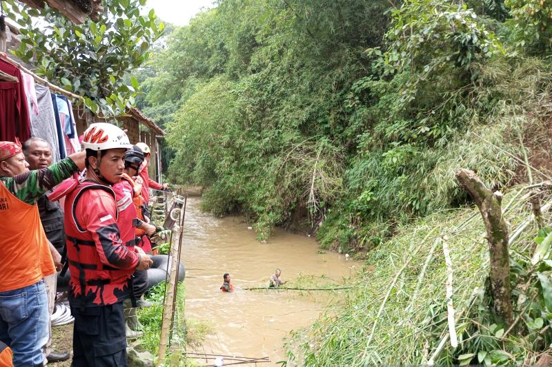 Banjir dan longsor landa tiga titik di Cicurug Kabupaten Sukabumi