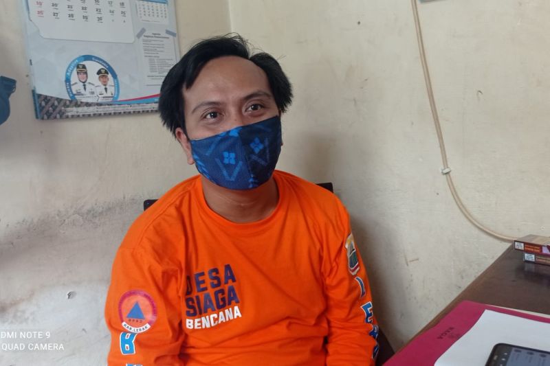 BPBD Lebak minta warga perbukitan waspadai longsor akibat cuaca buruk BPBD Lebak minta warga perbukitan waspadai longsor akibat cuaca buruk