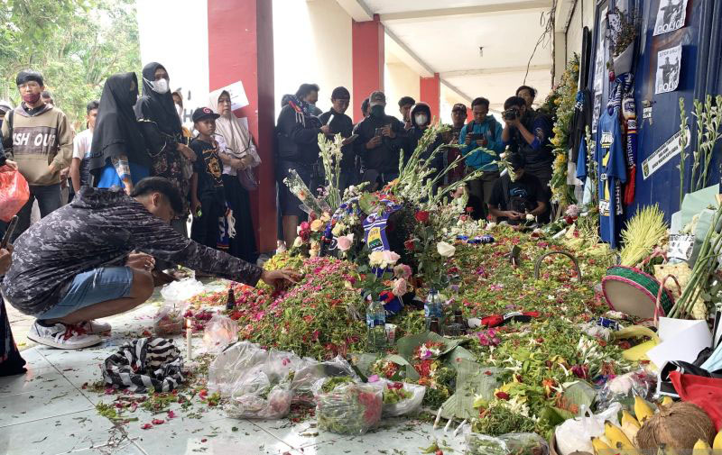 Tanggapan Menpora soal desakan mundurnya Iwan Bule Tanggapan Menpora soal desakan mundurnya Iwan Bule
