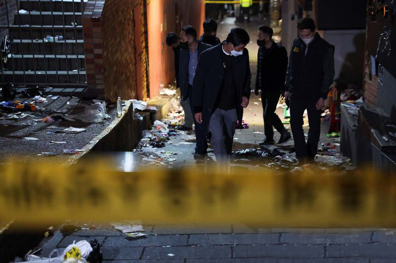 Sekitar 50 orang mengalami henti jantung di area Itaewon Seoul Sekitar 50 orang mengalami henti jantung di area Itaewon Seoul