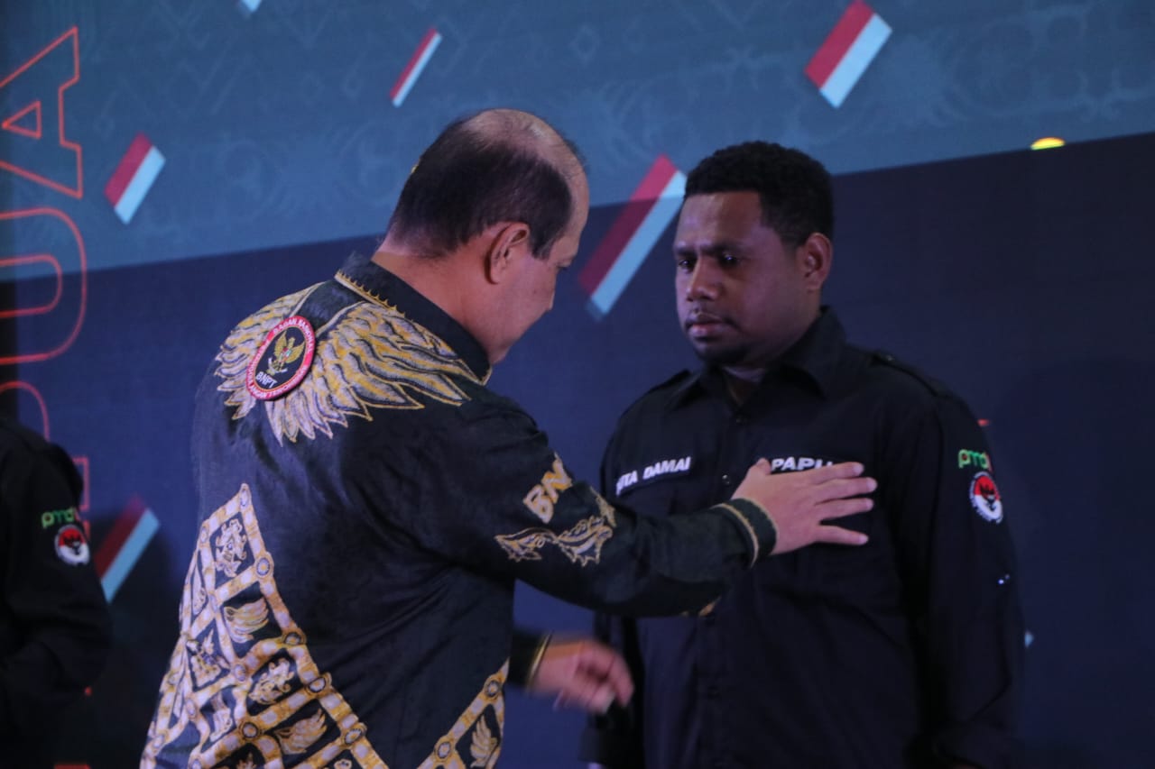 50 anak muda Papua dikukuhkan jadi Duta Damai Dunia Maya Papua 50 anak muda Papua dikukuhkan jadi Duta Damai Dunia Maya Papua