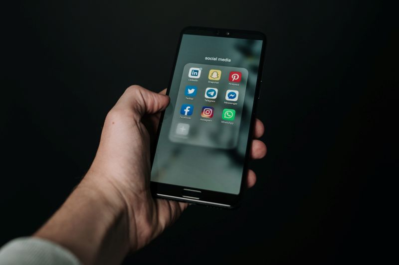 Pentingnya menahan diri dalam berekspresi di media sosial Pentingnya menahan diri dalam berekspresi di media sosial