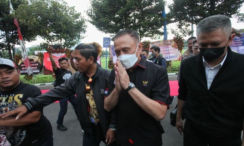 Ketua dan Wakil Ketua PSSI penuhi panggilan Polda Jatim Ketua dan Wakil Ketua PSSI penuhi panggilan Polda Jatim