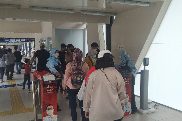JakLingko minta penumpang TransJakarta aktivasi kartu uang elektronik