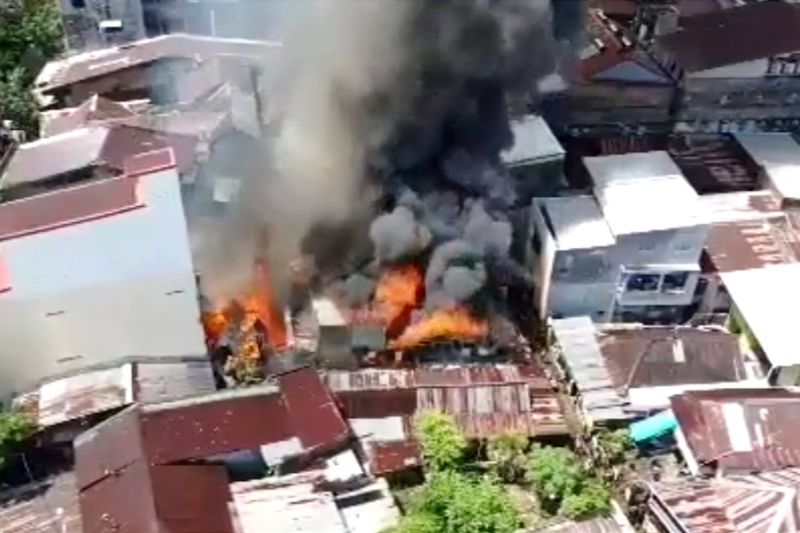 Kebakaran di Makassar hanguskan 10 unit rumah