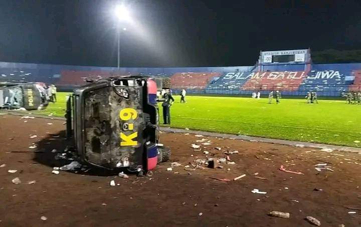 Presiden Jokowi Sampaikan Duka Cita Atas Tragedi Kanjuruhan Presiden Jokowi Sampaikan Duka Cita Atas Tragedi Kanjuruhan