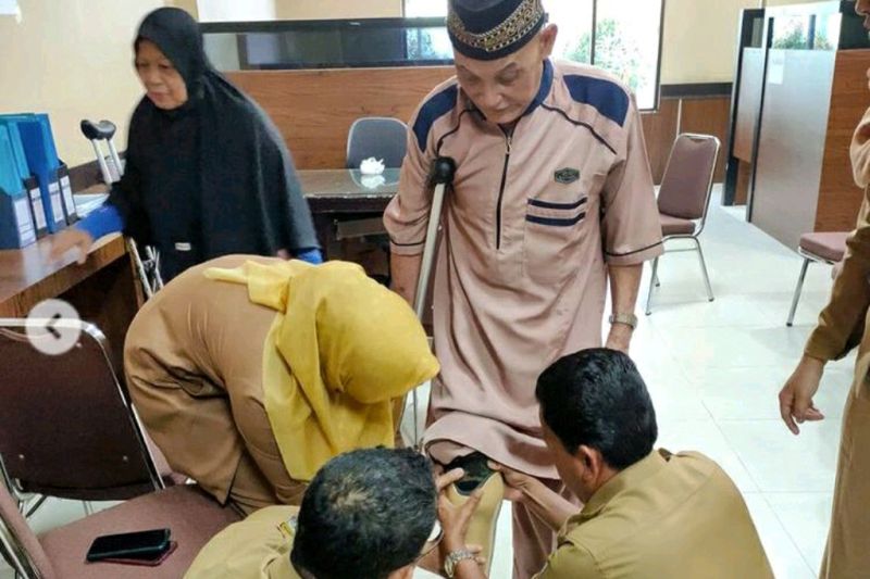 Dinsos Pekanbaru bantu empat kaki palsu untuk penyandang disabilitas
