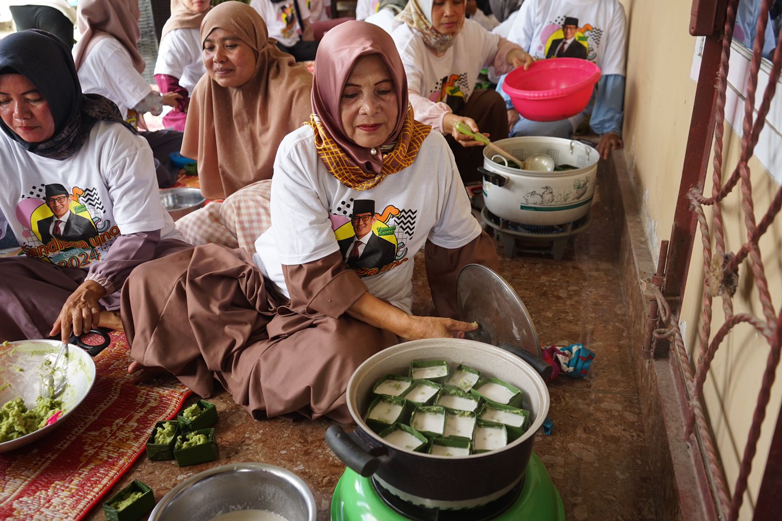 Deklarasi dukung Sandiaga warnai lomba kreasi emak-emak dan milennial Jambi Deklarasi dukung Sandiaga warnai lomba kreasi emak-emak dan milennial Jambi