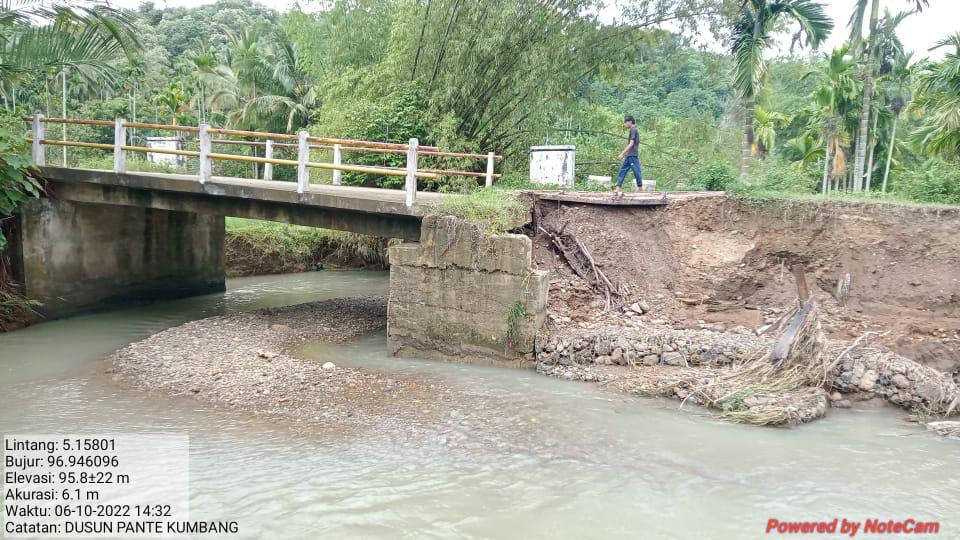 Sembilan jembatan di Kabupaten Aceh Utara rusak dihamtam banjir Sembilan jembatan di Kabupaten Aceh Utara rusak dihamtam banjir