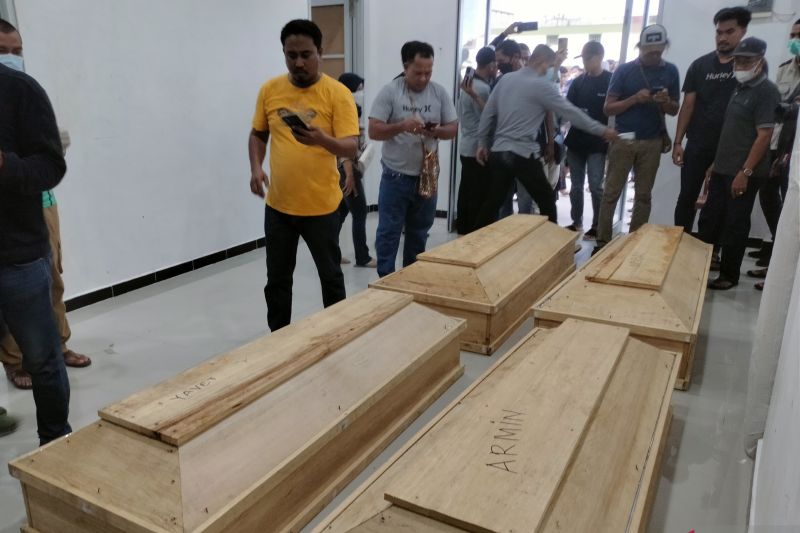 Jasad 4 korban serangan KKB disemayamkan di RS Polda Papua Barat Jasad 4 korban serangan KKB disemayamkan di RS Polda Papua Barat