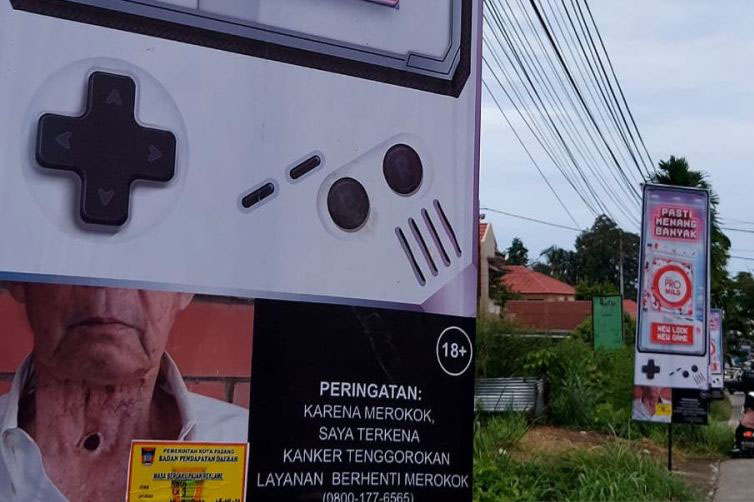 Ruandu masih menemukan iklan rokok di tempat umum di Kota Padang