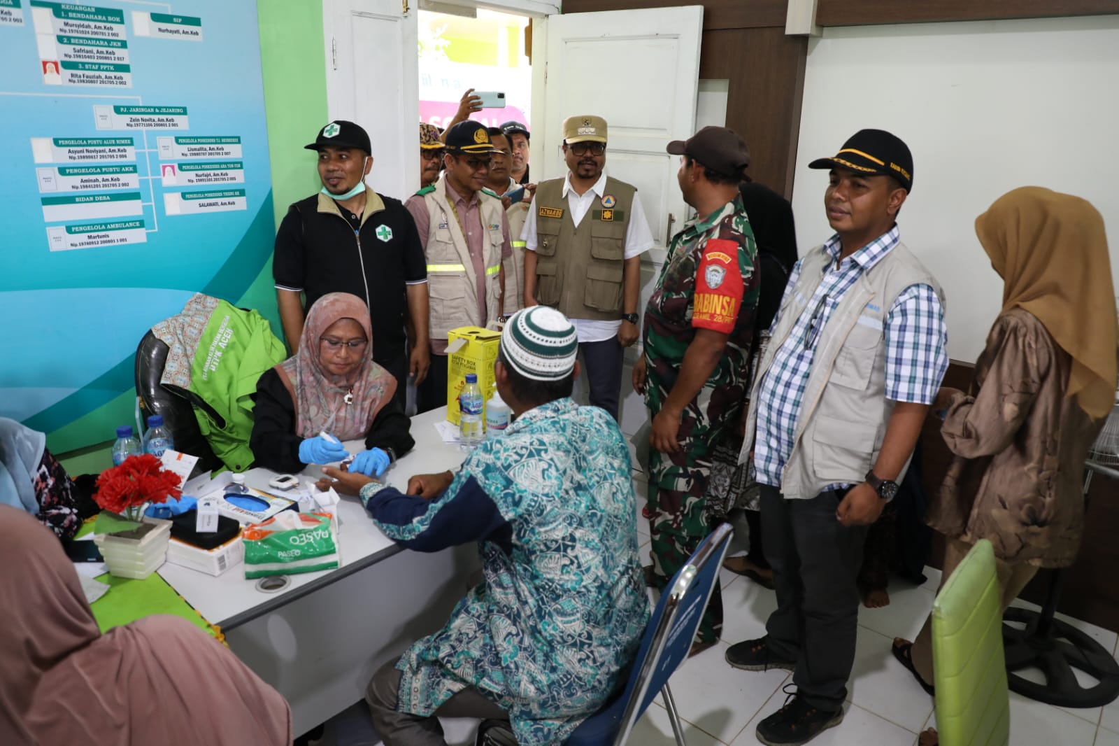 Pj Bupati sisir kawasan terendam banjir, pantau pengobatan masyarakat 