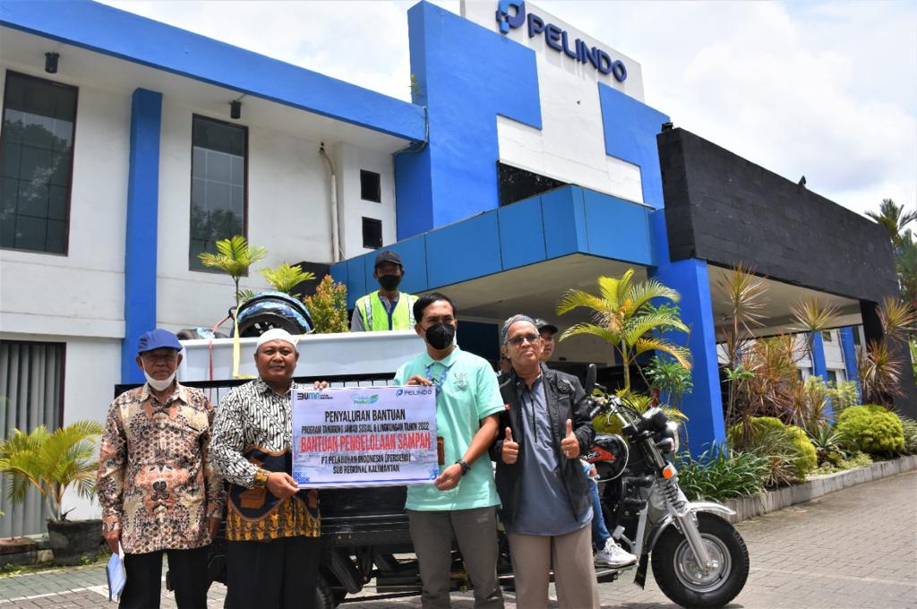 Pelindo Sub Regional Kalimantan salurkan bantuan TJSL untuk warga Banjarmasin Pelindo Sub Regional Kalimantan salurkan bantuan TJSL untuk warga Banjarmasin