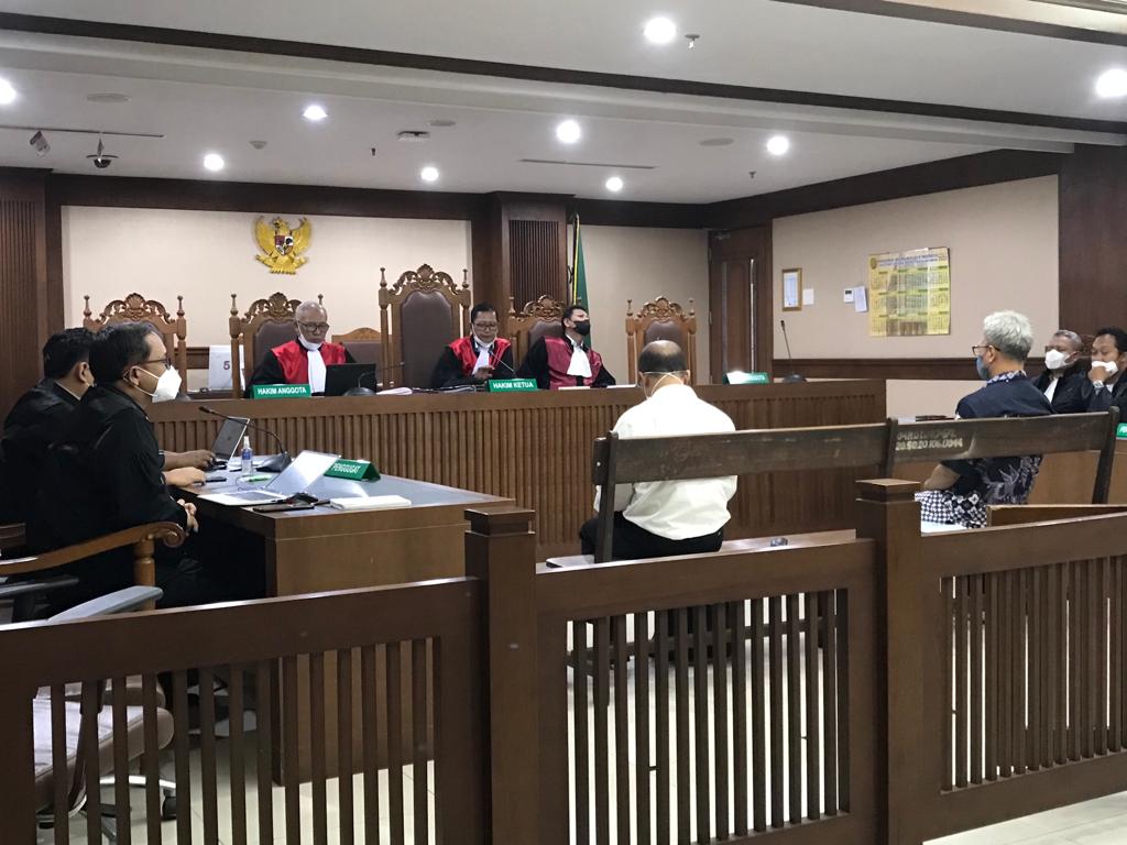 Bacakan pledoi, penasehat hukum minta Isnu Edhi divonis bebas Bacakan pledoi, penasehat hukum minta Isnu Edhi divonis bebas