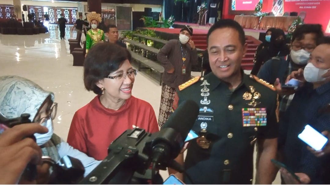 Putrinya dilantik jadi dokter UGM, Panglima TNI: \Saya sangat bangga\ Putrinya dilantik jadi dokter UGM, Panglima TNI: \Saya sangat bangga\
