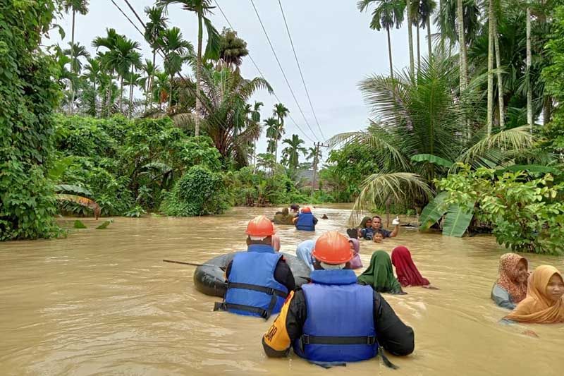 13.708 warga mengungsi akibat banjir di Aceh Utara 13.708 warga mengungsi akibat banjir di Aceh Utara