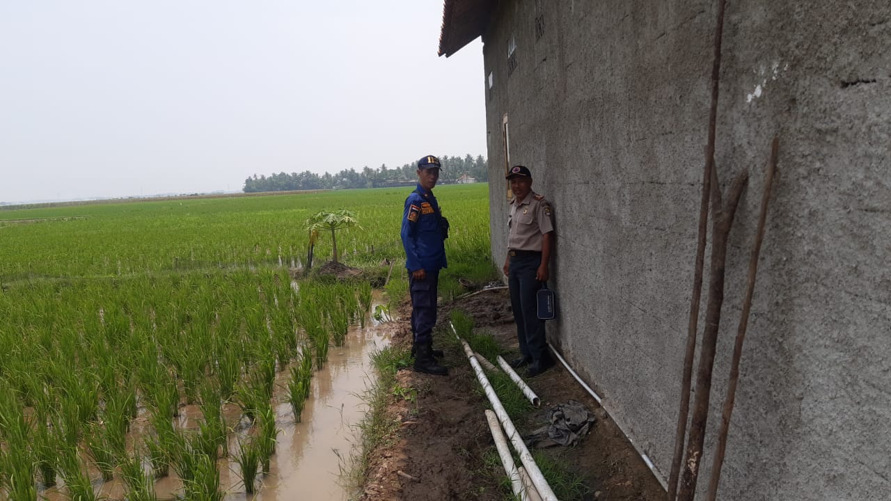 BPBD Tangerang tutup semburan lumpur berbau gas dan berminyak BPBD Tangerang tutup semburan lumpur berbau gas dan berminyak