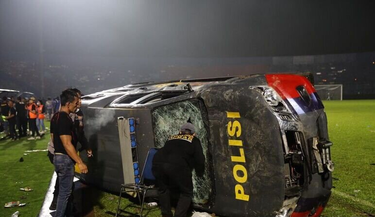 Deretan klub liga 1 sampaikan duka cita atas Tragedi Malang Deretan klub liga 1 sampaikan duka cita atas Tragedi Malang