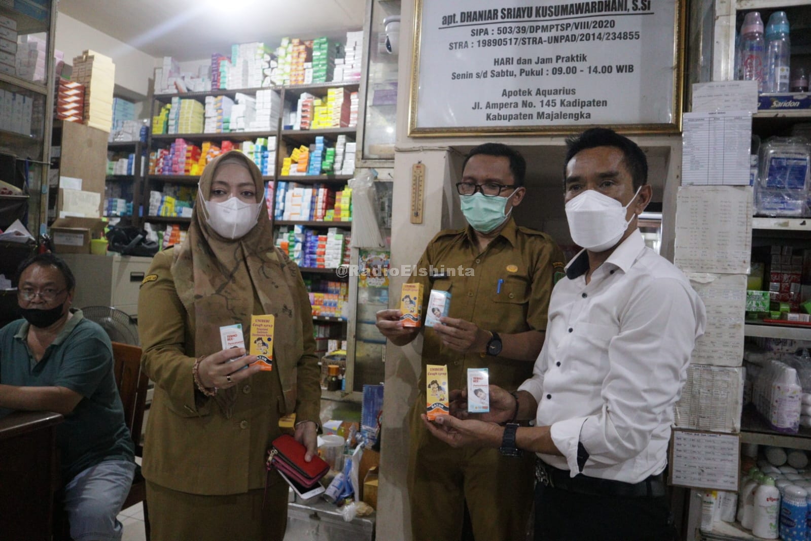 Sidak Dinkes dan Polres Majalengka di sejumlah apotek dan minimarket