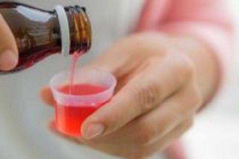 Orangtua diminta jangan panik bila anak terlanjur minum obat sirop Orangtua diminta jangan panik bila anak terlanjur minum obat sirop