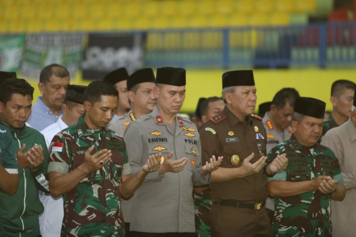 Forkopimda Sumut gelar salat gaib dan doa bersama untuk korban Tragedi Kanjuruhan Forkopimda Sumut gelar salat gaib dan doa bersama untuk korban Tragedi Kanjuruhan
