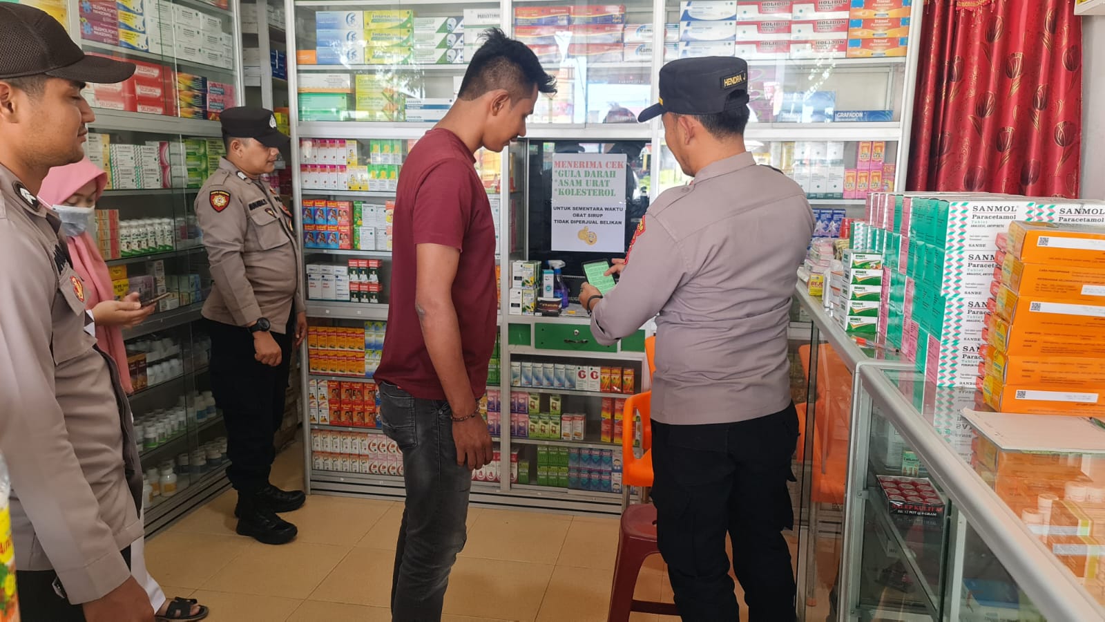 Jajaran Kapolres Aceh Utara sosialisasi peredaran obat sirup Jajaran Kapolres Aceh Utara sosialisasi peredaran obat sirup