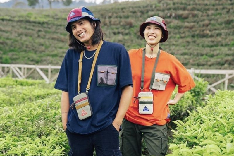 Tips padupadan gaya kasual dengan aksesoris kekinian Tips padupadan gaya kasual dengan aksesoris kekinian