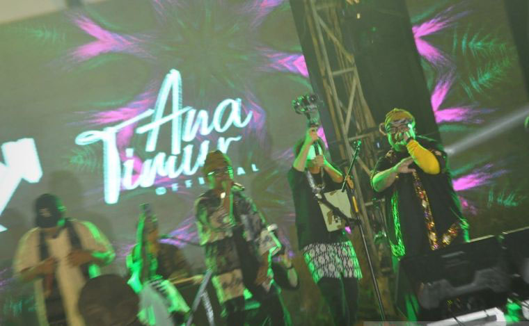 Festival Danau Poso 2022 ditutup dengan penampilan Saykoji Festival Danau Poso 2022 ditutup dengan penampilan Saykoji