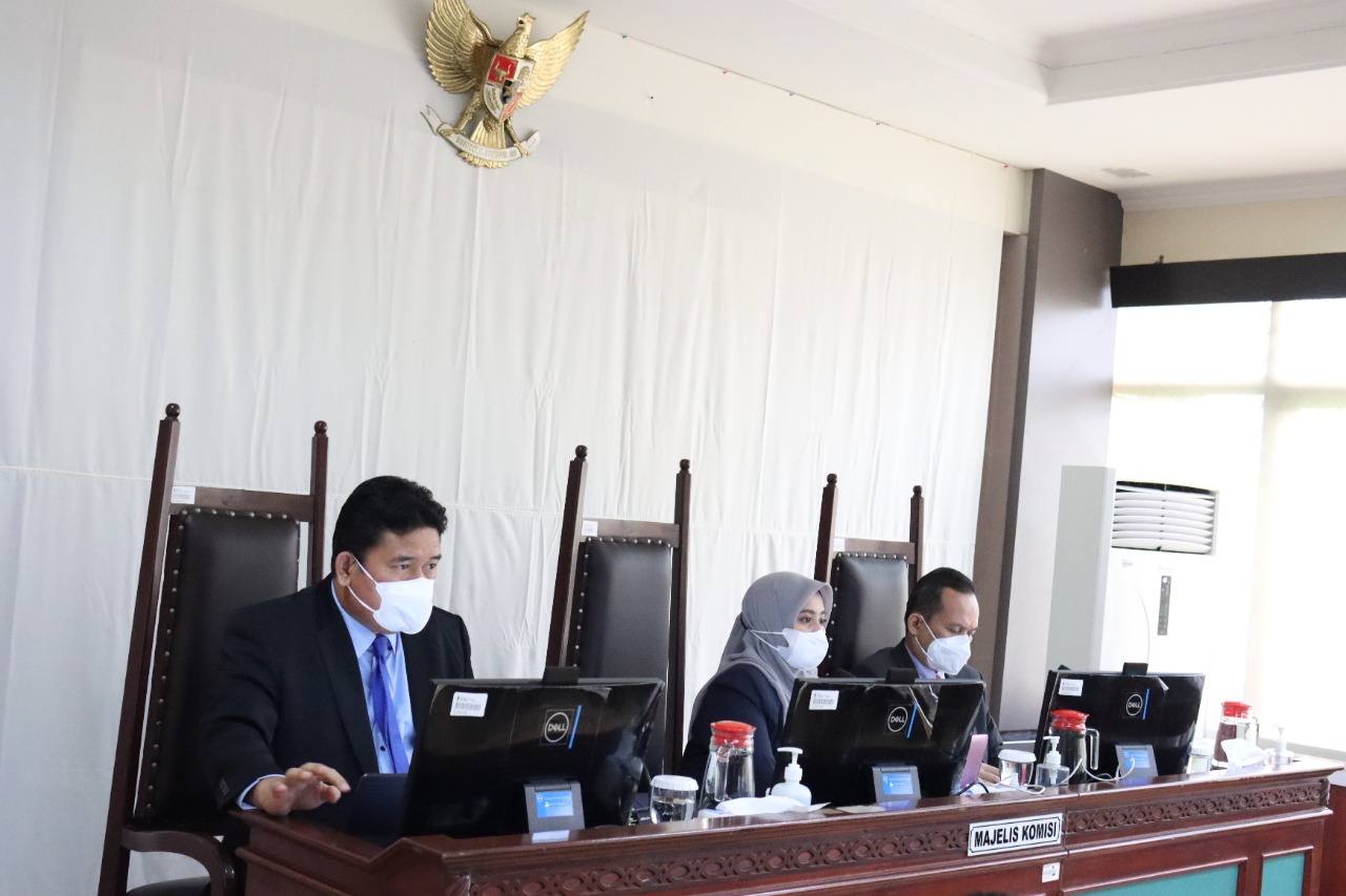 KPPU tunda sidang perkara minyak goreng KPPU tunda sidang perkara minyak goreng
