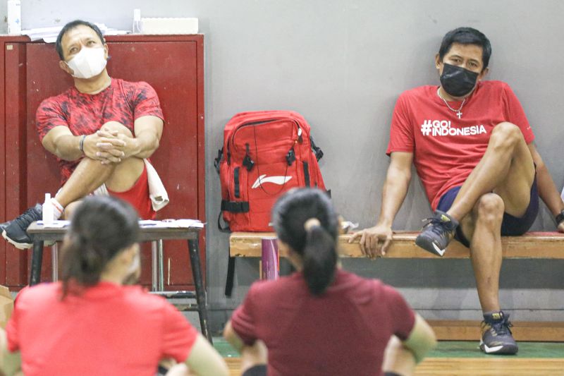 Richard Mainaky berpesan ke pelatih ganda campuran untuk sabar Richard Mainaky berpesan ke pelatih ganda campuran untuk sabar