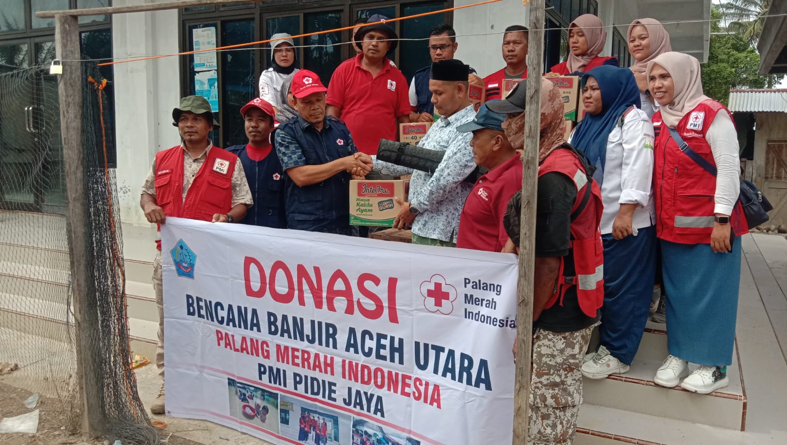 PMI Aceh Utara salurkan bantuan untuk warga desa terdampak banjir terparah PMI Aceh Utara salurkan bantuan untuk warga desa terdampak banjir terparah