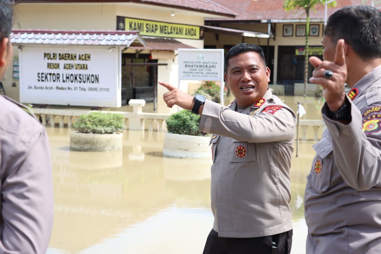 Pascabanjir, Kapolres Aceh Utara cek Polsek Lhoksukon dan wilayah terdampak banjir Pascabanjir, Kapolres Aceh Utara cek Polsek Lhoksukon dan wilayah terdampak banjir
