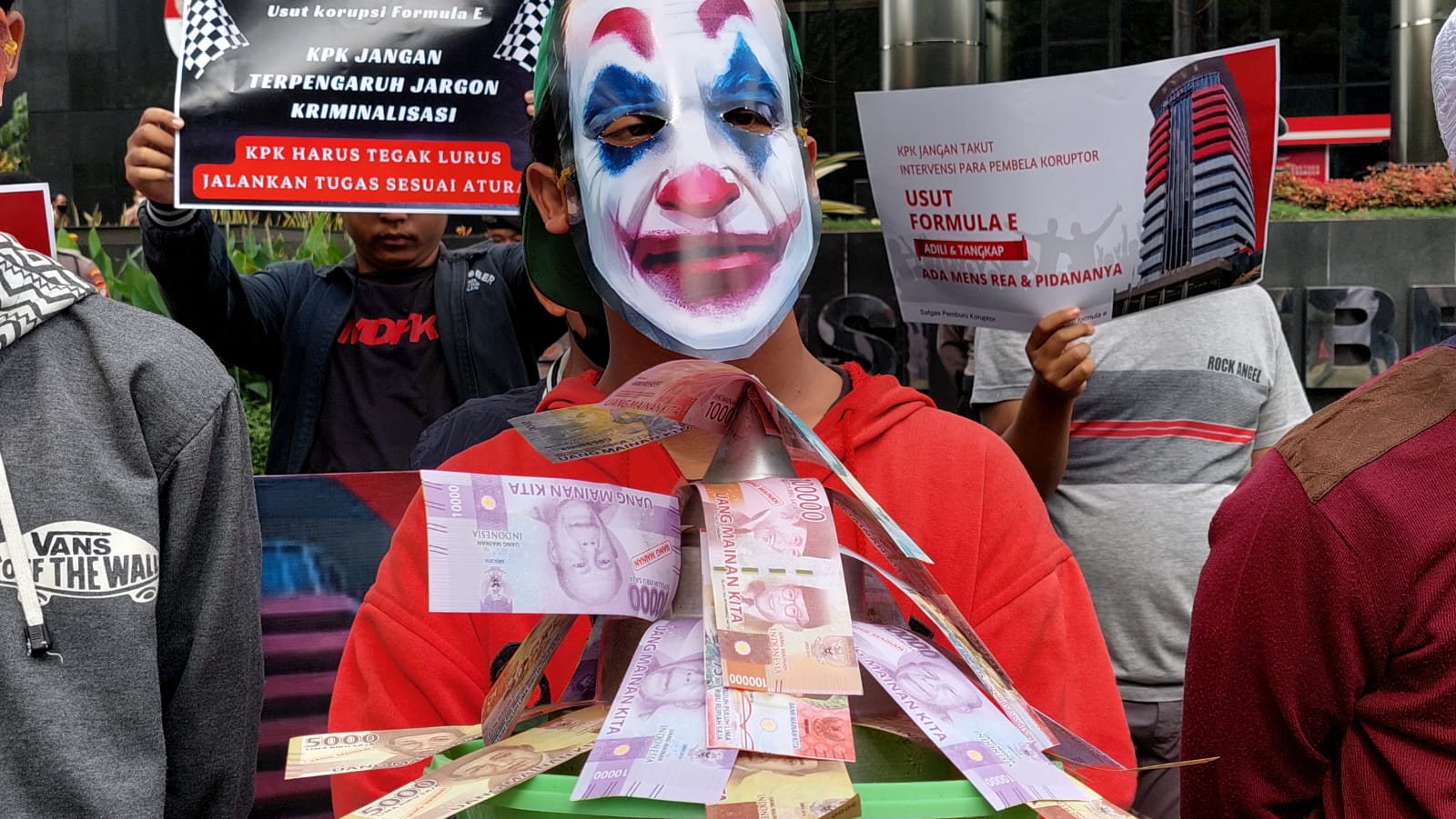 Aksi joker, desak KPK lakukan gelar perkara dan naikkan ke penyidikan kasus Formula E Aksi joker, desak KPK lakukan gelar perkara dan naikkan ke penyidikan kasus Formula E