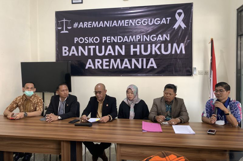 Aremania Menggugat kawal proses hukum tragedi Kanjuruhan Aremania Menggugat kawal proses hukum tragedi Kanjuruhan