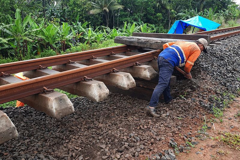 KAI: Perjalanan sejumlah KA lintas selatan Jawa terhambat di Cilacap KAI: Perjalanan sejumlah KA lintas selatan Jawa terhambat di Cilacap
