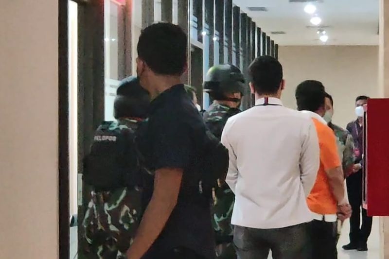 Ferdy Sambo keluar dari ruang kesehatan Bareskrim Polri Ferdy Sambo keluar dari ruang kesehatan Bareskrim Polri