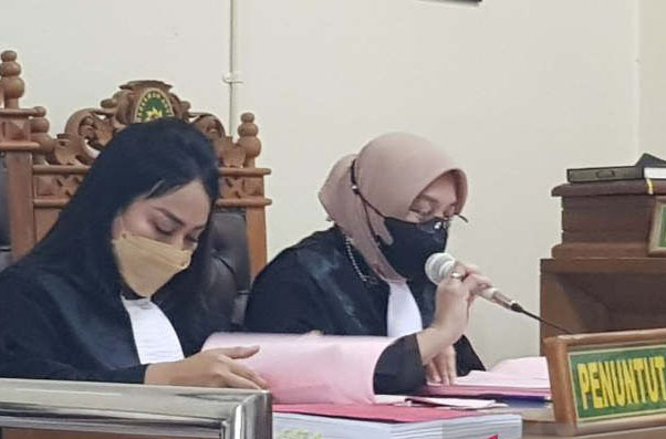 Sepuluh satpam RS Kariadi diadili karena tewaskan terduga pencuri Sepuluh satpam RS Kariadi diadili karena tewaskan terduga pencuri
