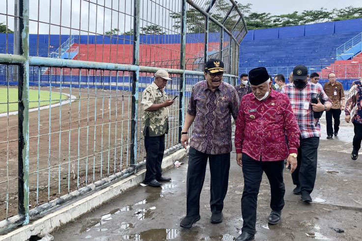 Pemkab Malang tegaskan biaya perawatan korban Kanjuruhan gratis Pemkab Malang tegaskan biaya perawatan korban Kanjuruhan gratis