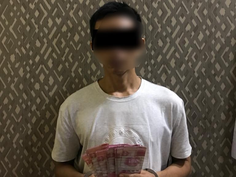 Korban posting di medsos, pengedar uang palsu akhirnya dibekuk petugas Korban posting di medsos, pengedar uang palsu akhirnya dibekuk petugas