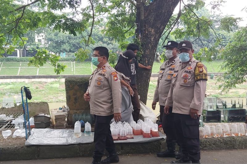 Polisi tindaklanjuti laporan pemalakan PKL di Kanal Banjir Timur