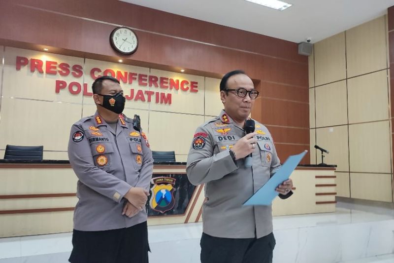 Polri kembali periksa tiga saksi kasus Tragedi Kanjuruhan Malang Polri kembali periksa tiga saksi kasus Tragedi Kanjuruhan Malang