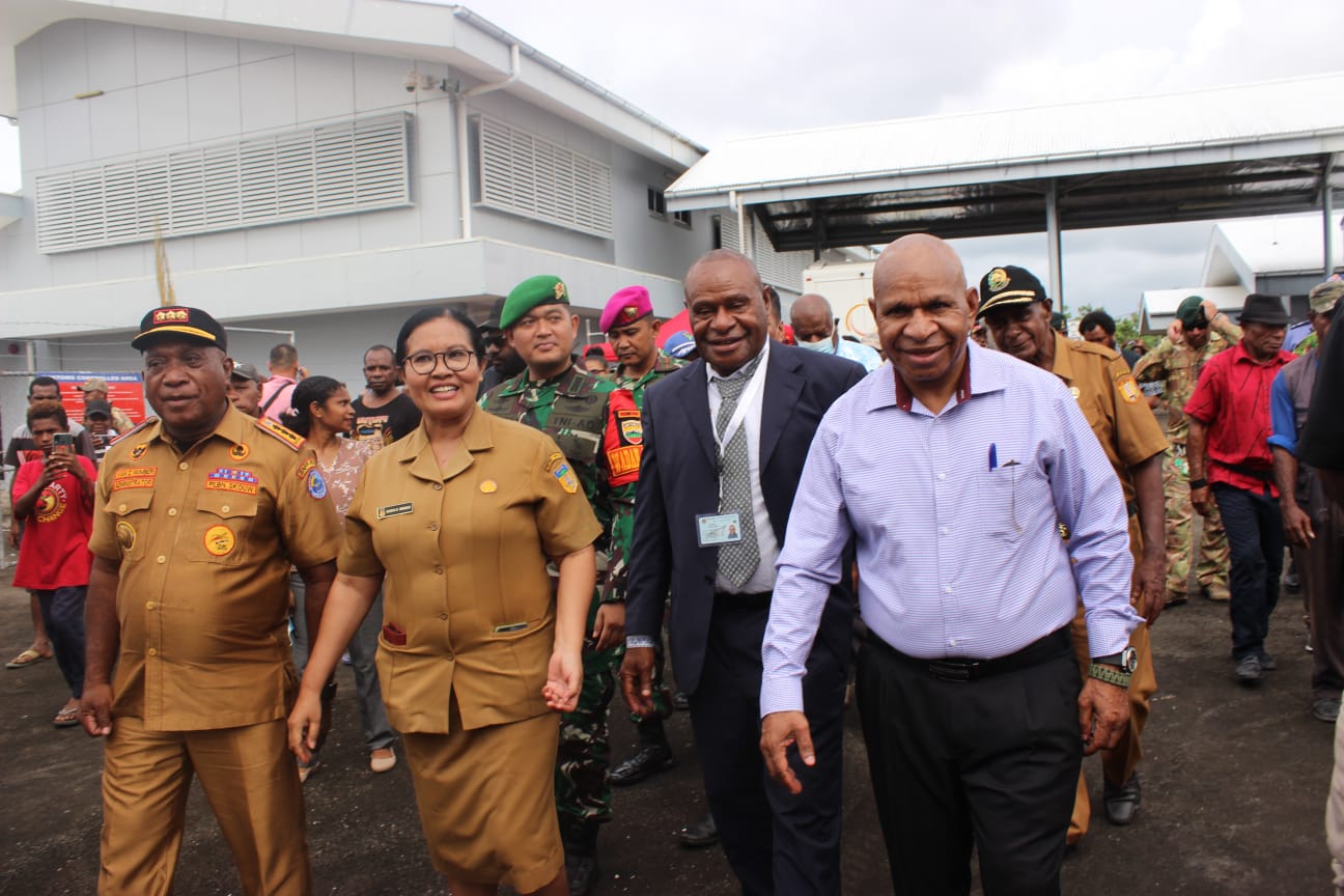 Peran aktif TNI, Pos Lintas Batas Negara Skouw RI-PNG kembali dibuka