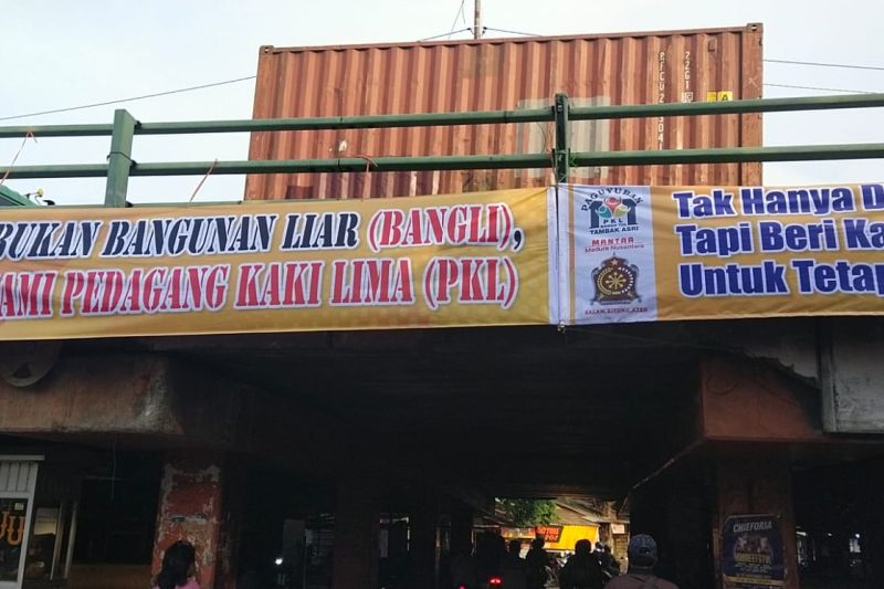 Puluhan PKL Tambak Asri minta Pemkot Surabaya tidak asal menggusur