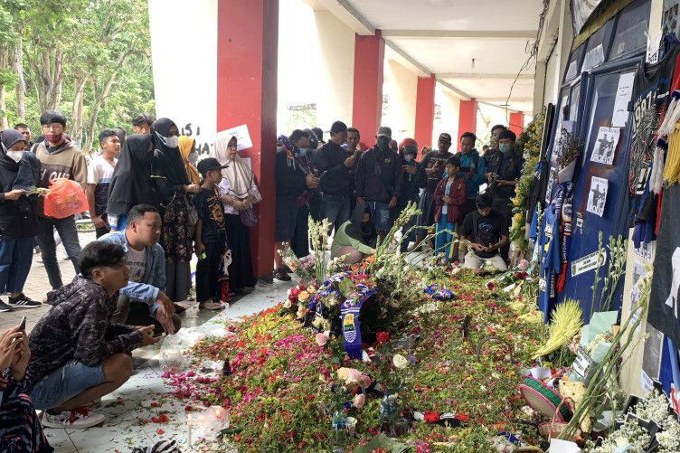 Keluarga korban Tragedi Kanjuruhan kembali ajukan autopsi Keluarga korban Tragedi Kanjuruhan kembali ajukan autopsi