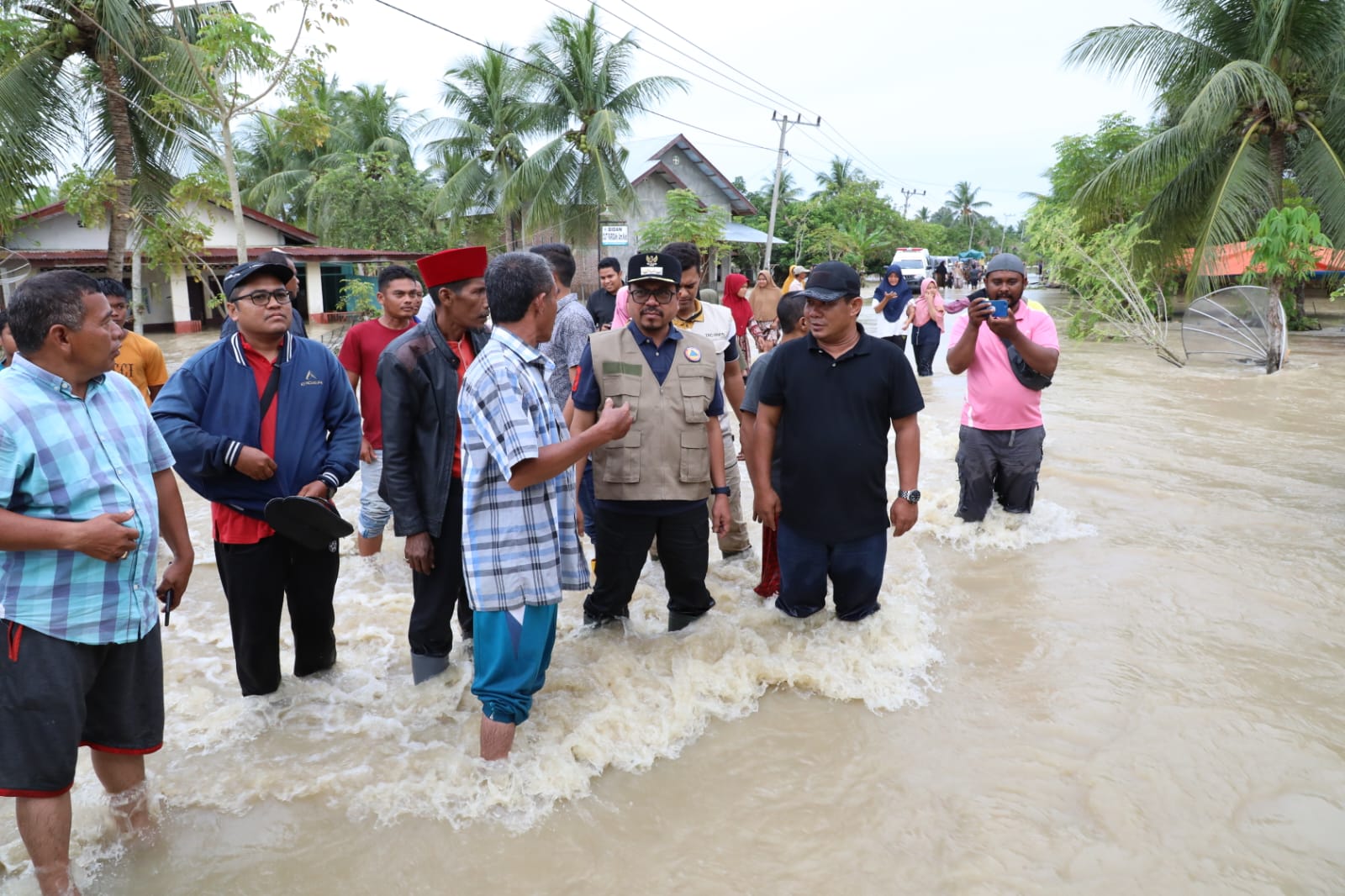 Pj Bupati Aceh Utara tinjau dua gampong terdampak banjir terparah Pj Bupati Aceh Utara tinjau dua gampong terdampak banjir terparah