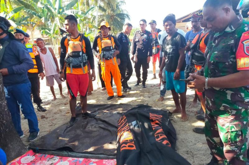 Basarnas temukan jasad anggota TNI diduga diterkam buaya Basarnas temukan jasad anggota TNI diduga diterkam buaya