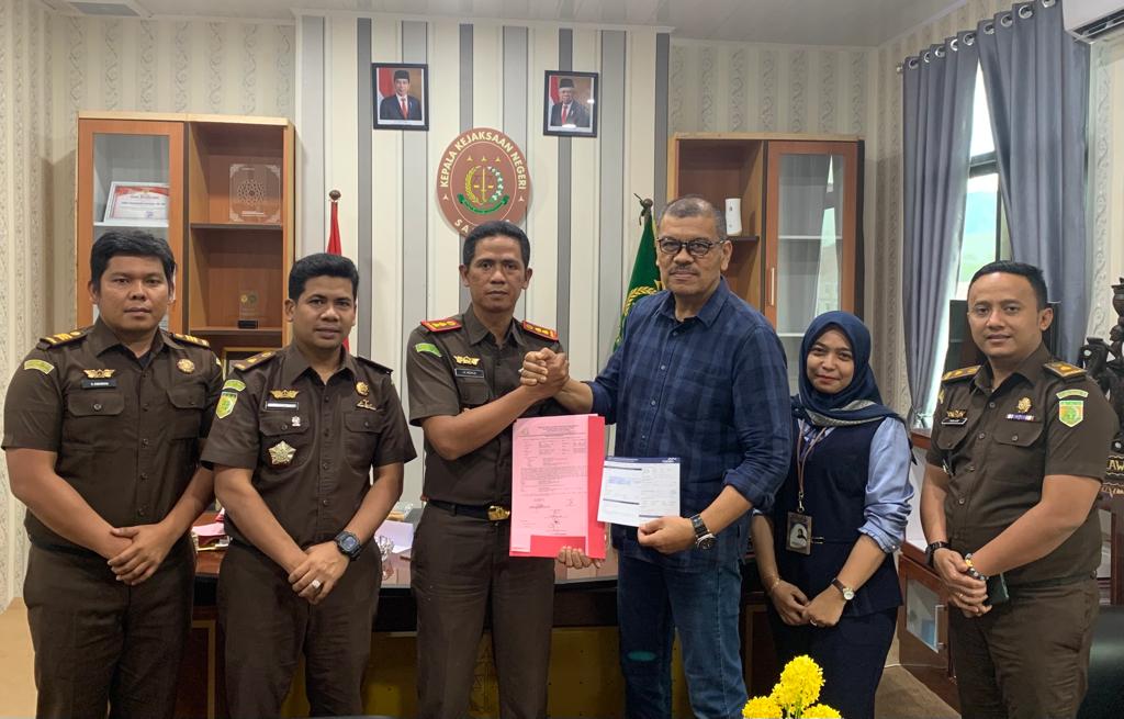 Kejari Samosir serahkan UP pengembalian kerugian negara Rp229 juta ke PT PPSU