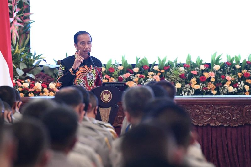 Jokowi: Jajaran Polri harus punya kepekaan politik
