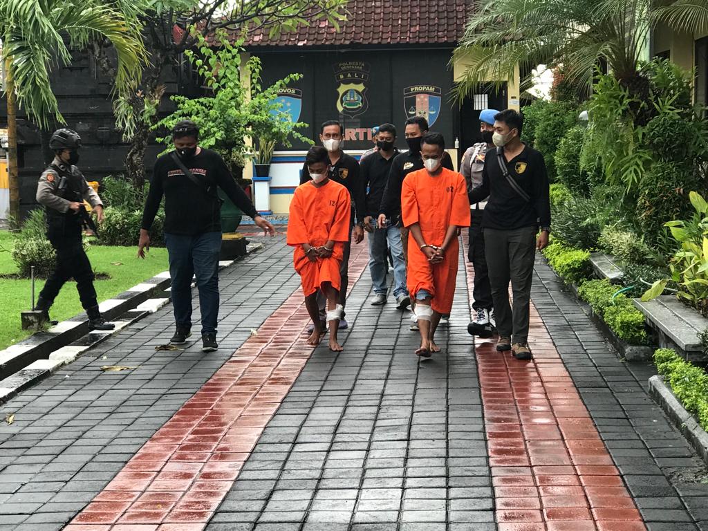 Polresta Denpasar tangkap dua terduga pelaku jambret Polresta Denpasar tangkap dua terduga pelaku jambret