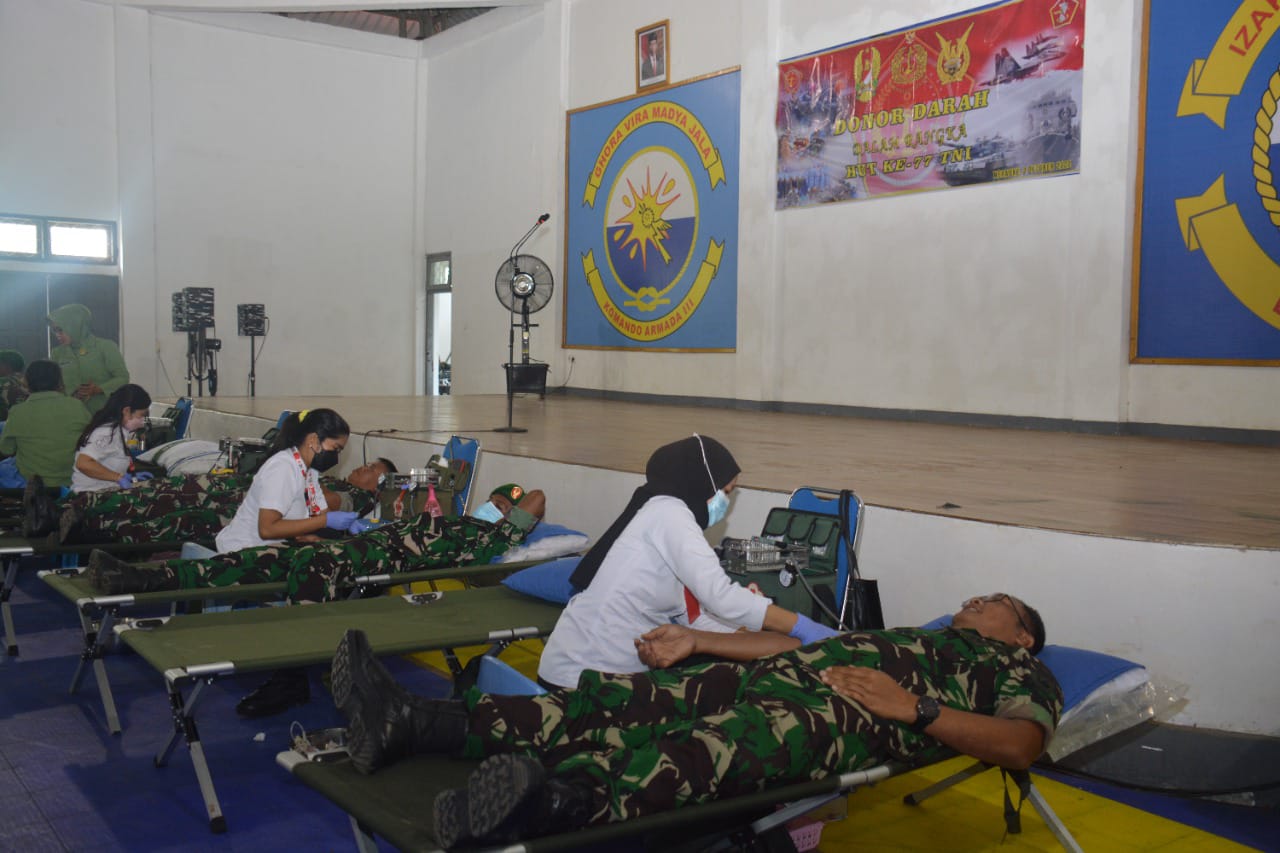 Peringati HUT ke-77 TNI, Danrem 174/ATW Merauke ikuti donor darah  Peringati HUT ke-77 TNI, Danrem 174/ATW Merauke ikuti donor darah Â